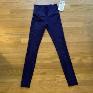 NWT LULULEMON mapped out HR tight 28" camp leggings